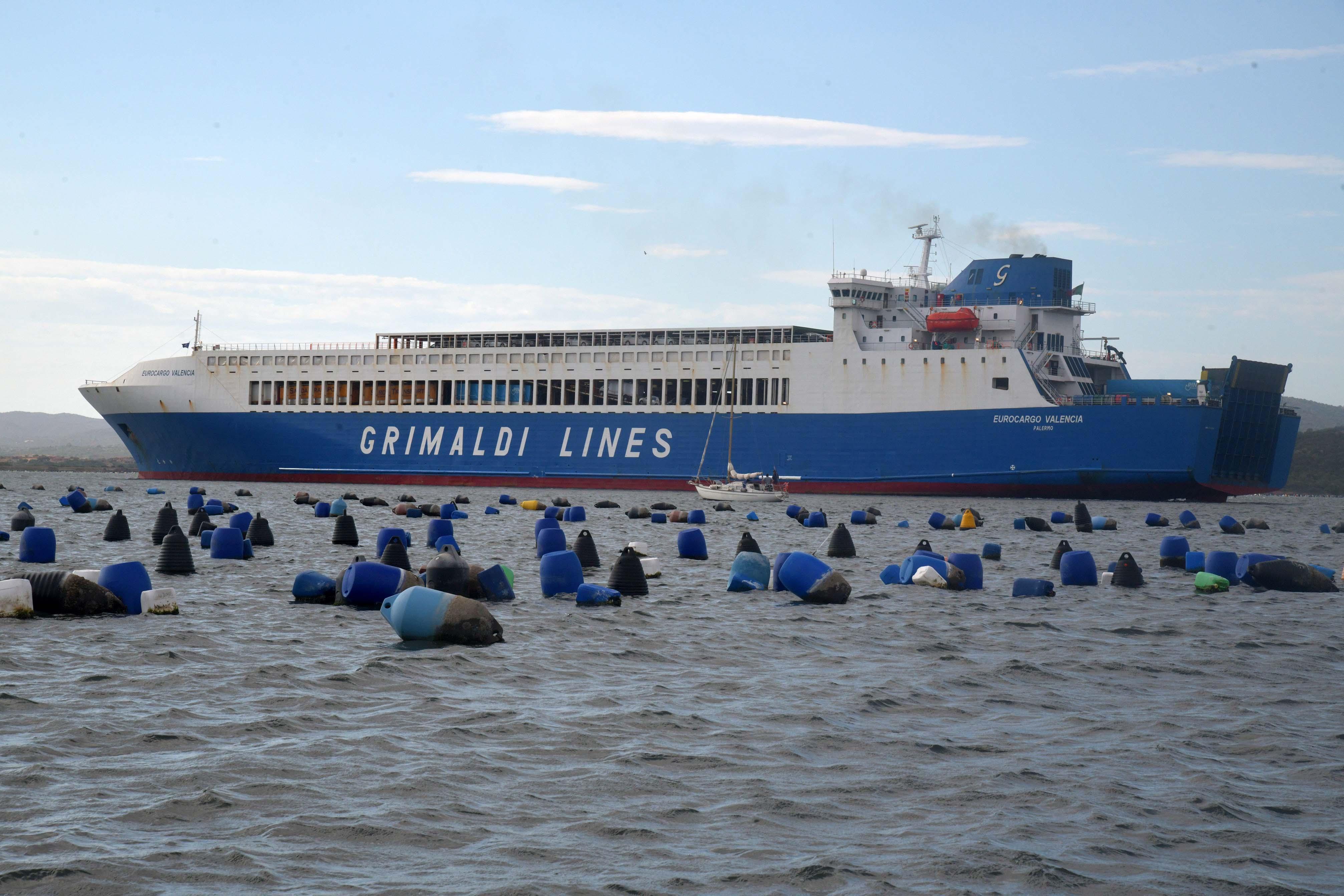 L'eurocargo Valencia finito in secca a Cocciani
