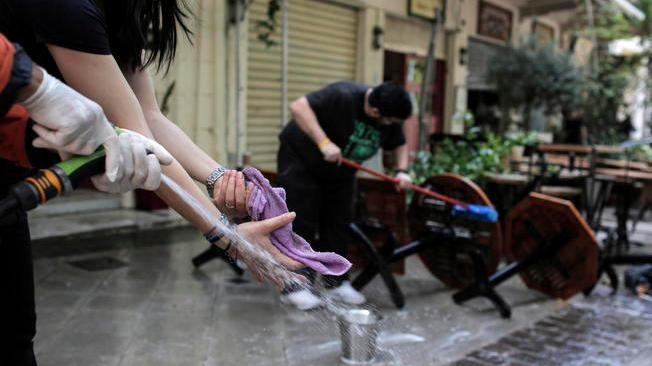 Covid: Grecia, bar e ristoranti riaprono dopo sei mesi
