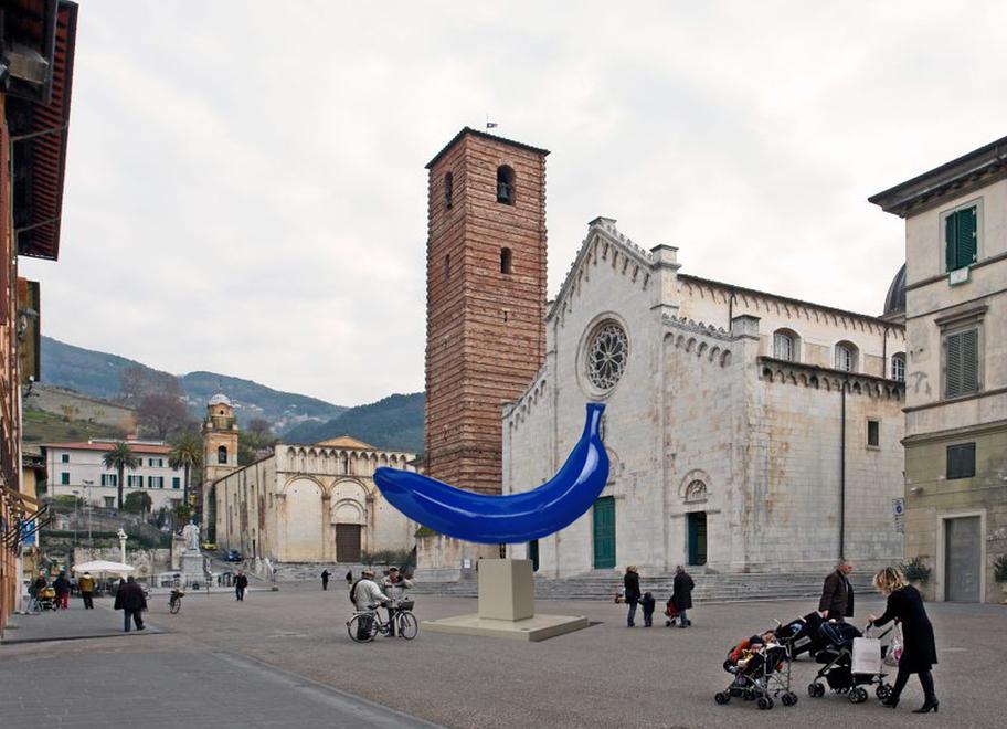 La simulazione della "Banana blu" in piazza del Duomo