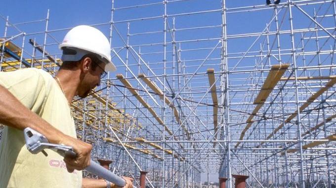 Primo maggio senza assegno per i lavoratori dell’edilizia