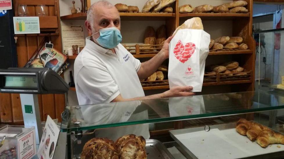 Sulle buste per il pane l’invito a donare il sangue