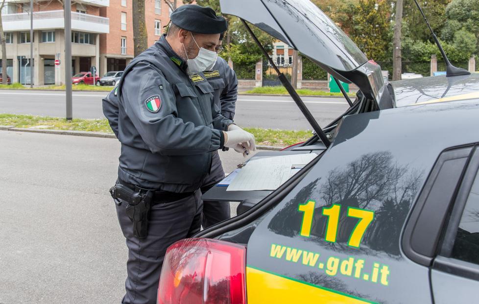 Lo trovano in giro di notte, doveva stare ai domiciliari