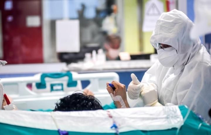 La lenta ritirata del Covid Prato ancora terza in Italia 