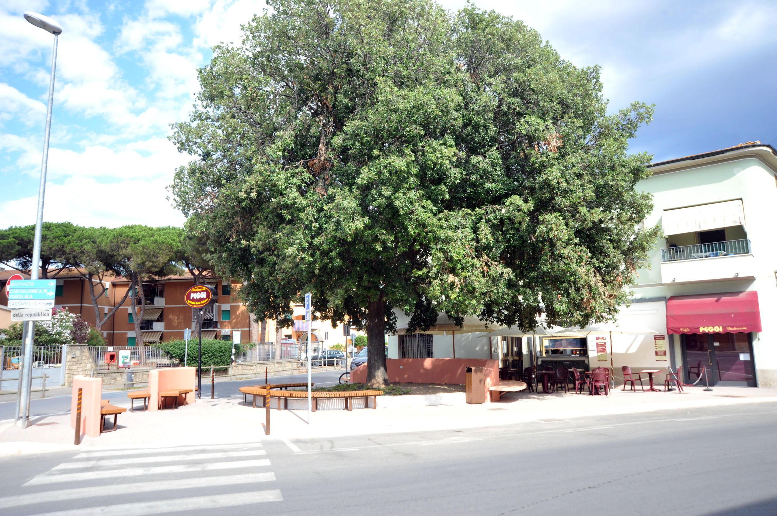 La piazzetta all’ingresso del quartiere Senzuno