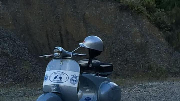 Raid in un capannone, ladri in fuga con tre mezzi d’epoca - Foto