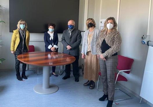 Il virus, un disegno per andare oltre il buio del Covid