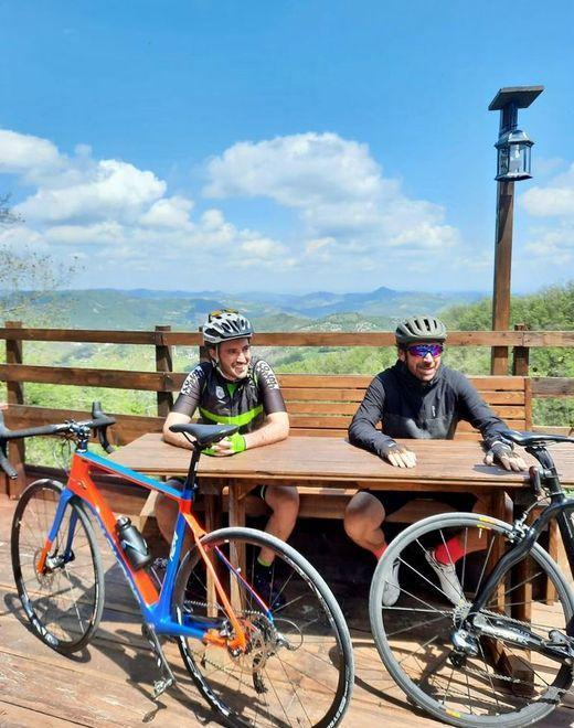 Da sinistra il presidente della Provincia di Reggio Emilia, Giorgio Zanni, e il dj Benny Benassi