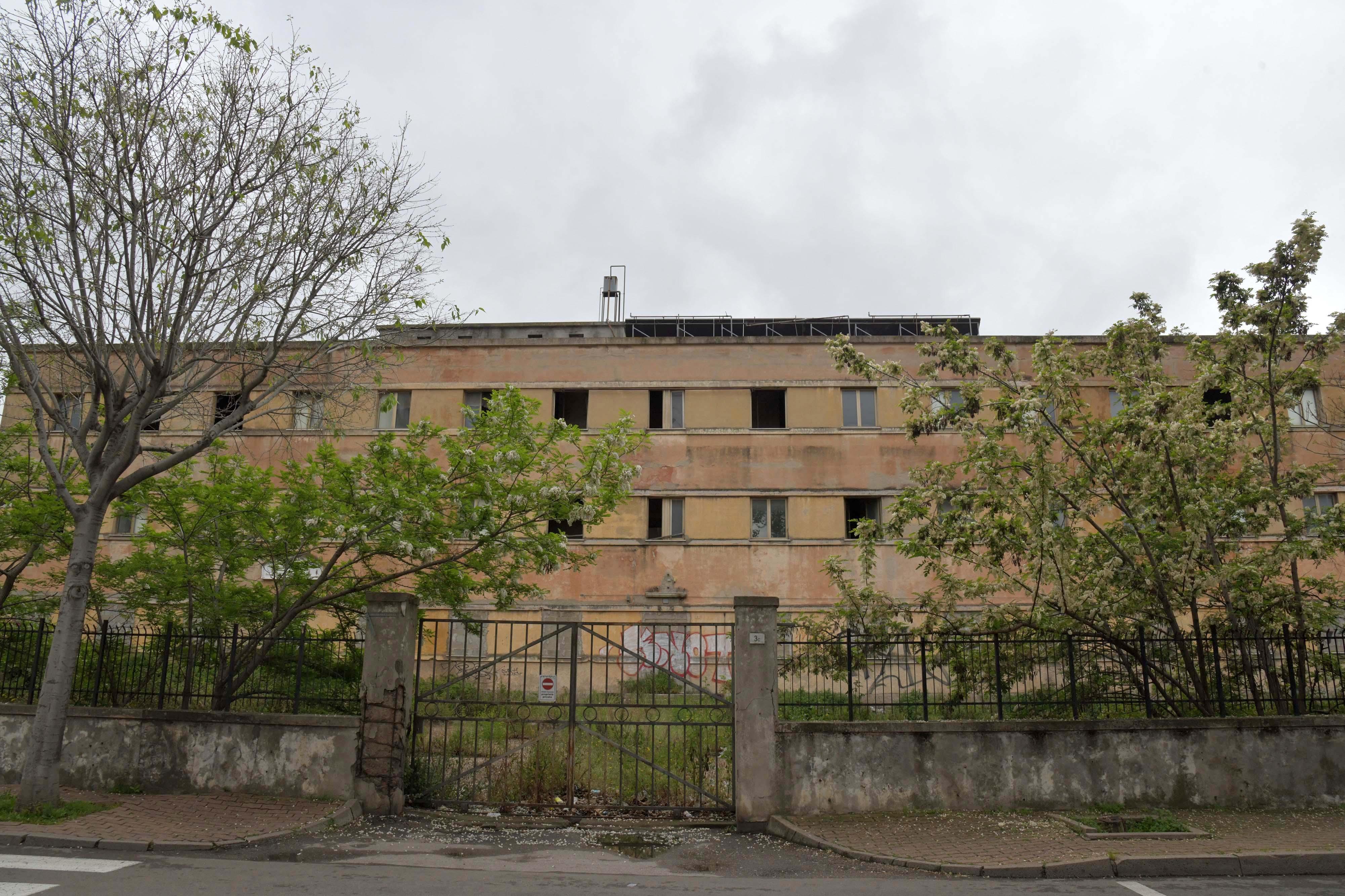 Olbia, le minoranze: «Asta sospesa su ex palazzo Fs, comportamento di Nizzi danno alla città»