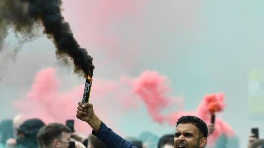 Manchester chiede i danni dopo l’invasione di campo