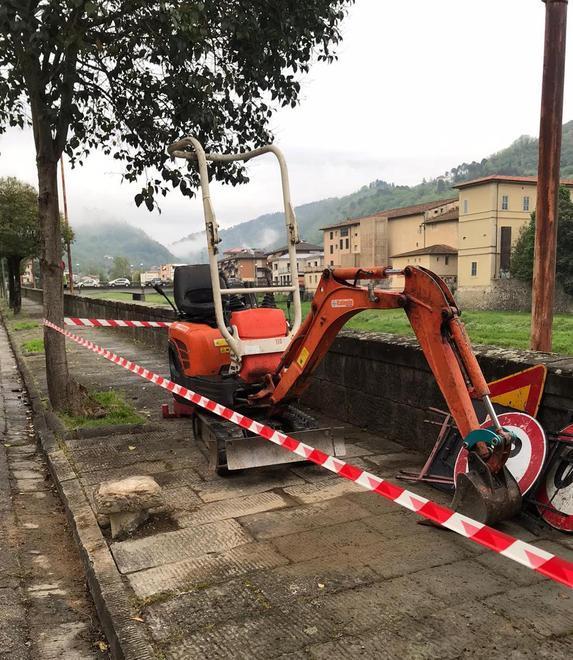 Proseguono i lavori per i nuovi lampioni dotati di luci a led