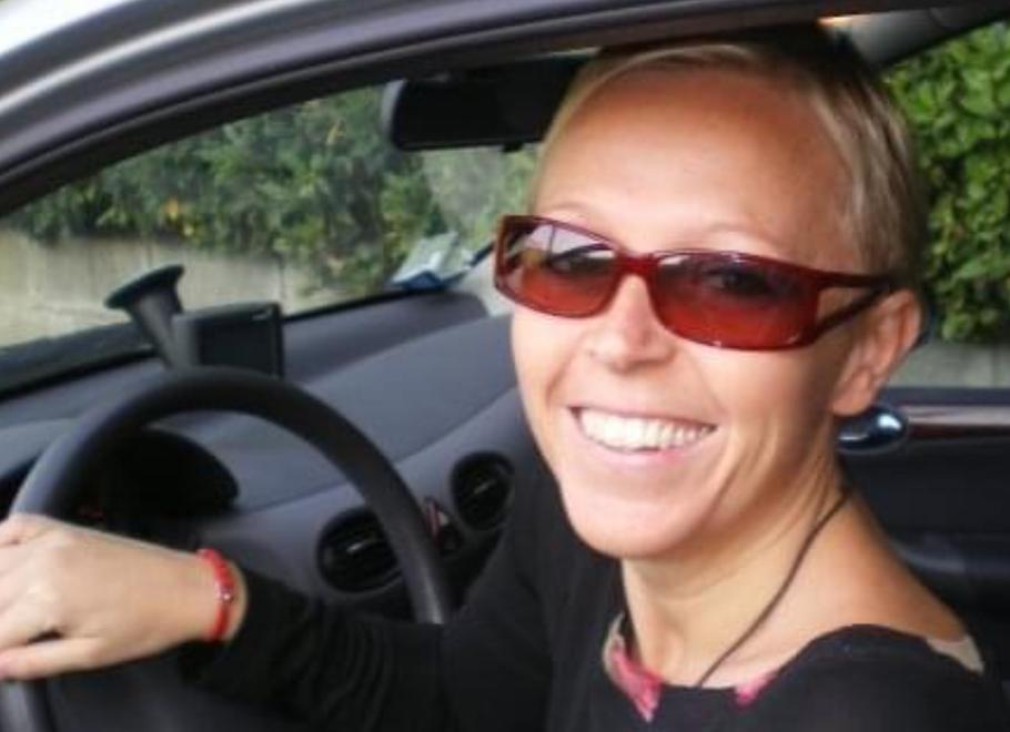 Pontedera, tanti palloncini bianchi per ricordare Francesca 