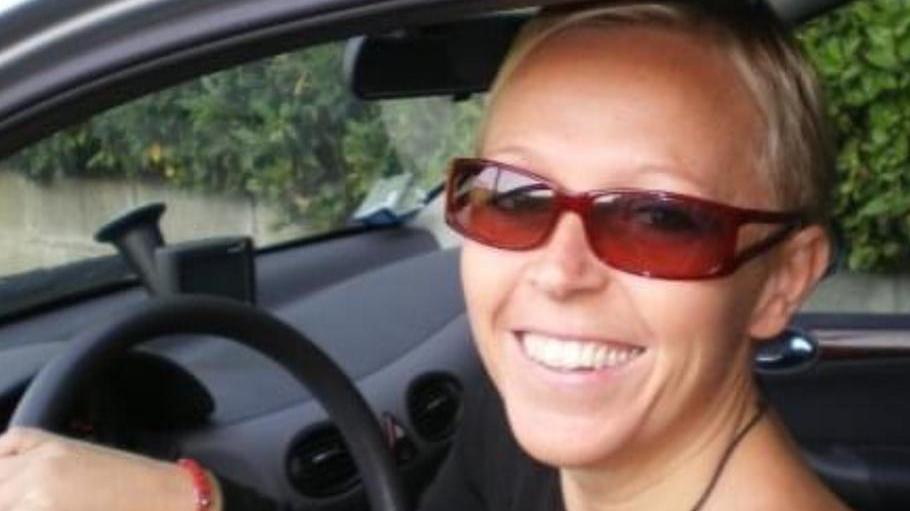 Pontedera, tanti palloncini bianchi per ricordare Francesca