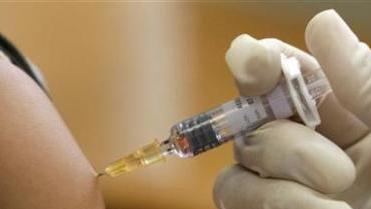 Un centro vaccinale nella sala conferenze del vecchio ospedale
