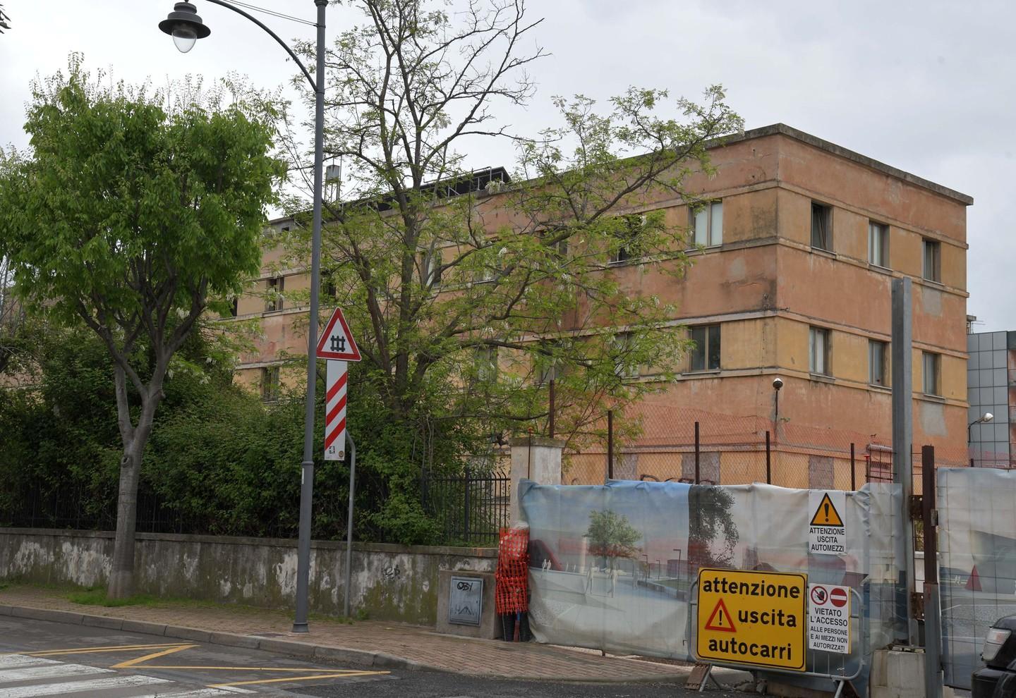 Olbia, bufera in tribunale: sospesa l’asta sull'ex palazzo Fs