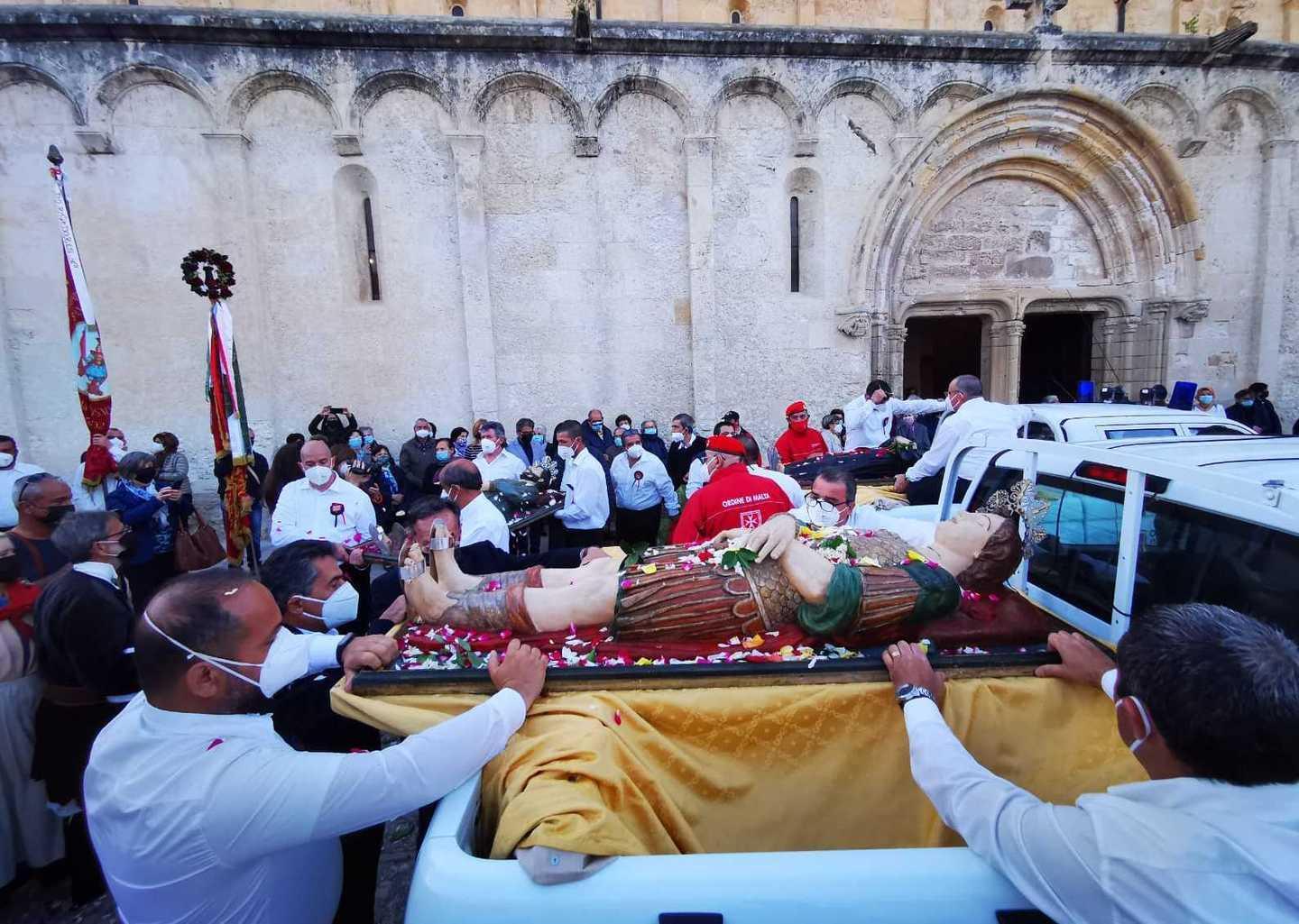 Le statue dei Martiri trasferite a Balai 