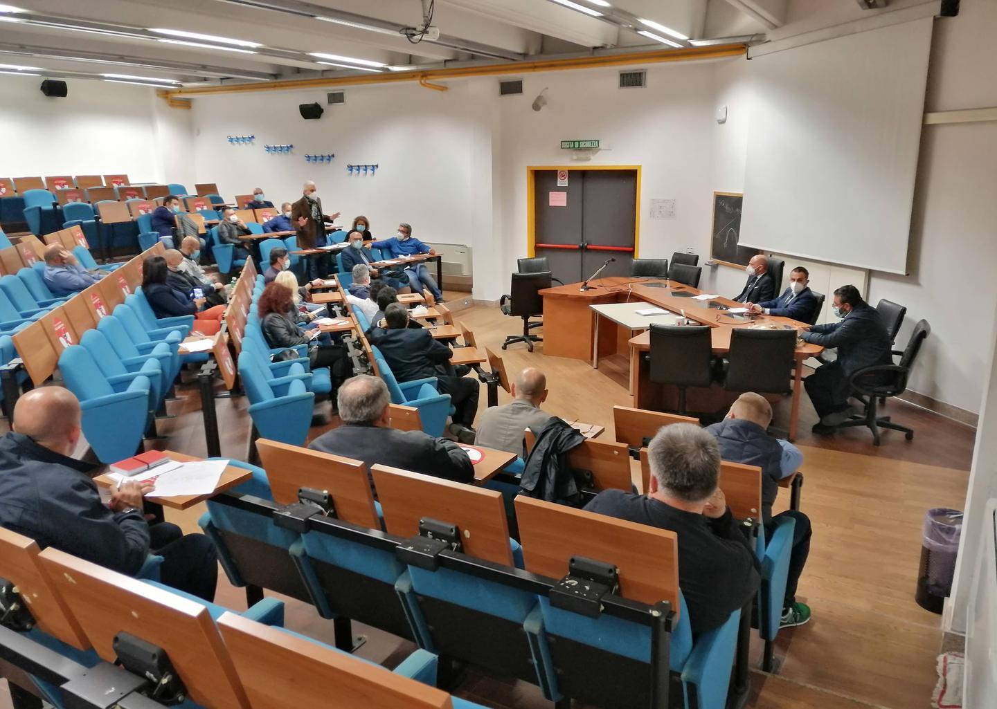 Vertenza sanità, appello alla politica 