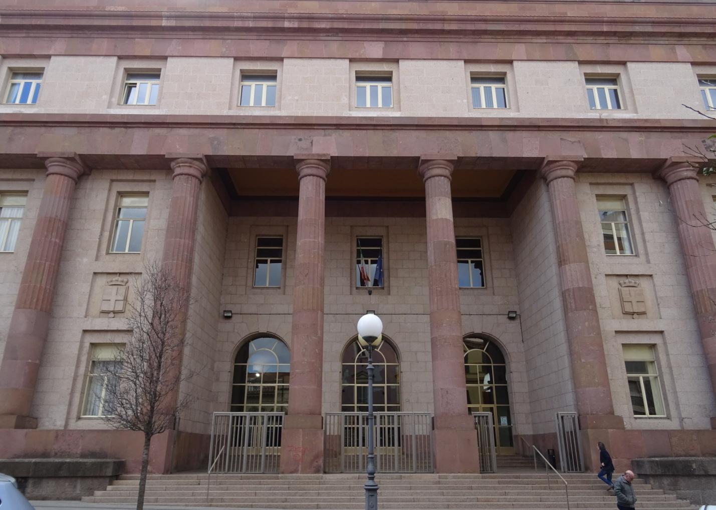 Sassari, nessun tentativo di truffa: falegname ballava il tango per guarire 