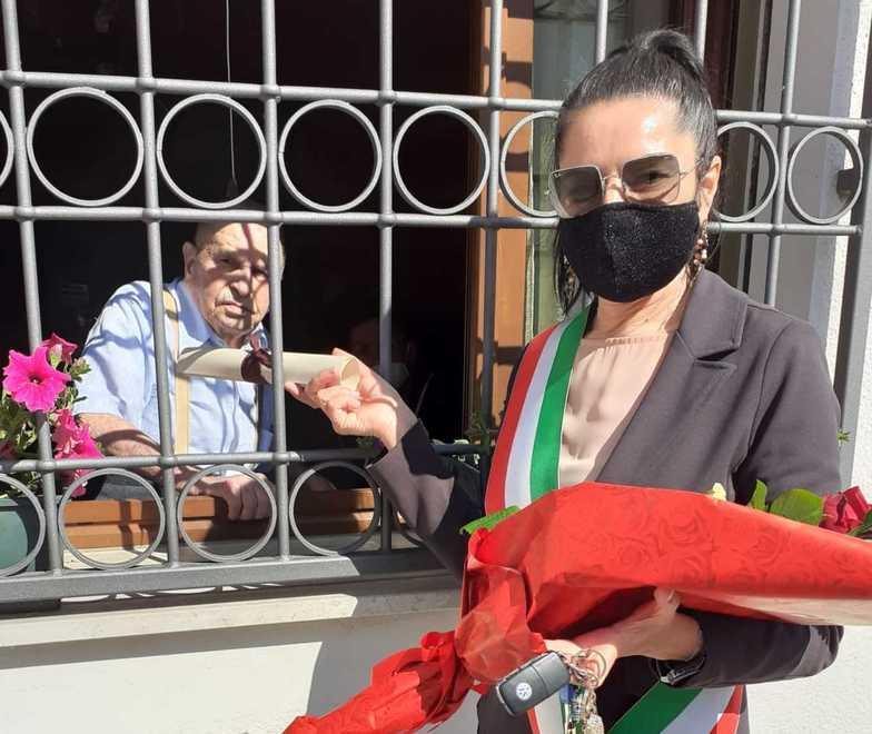 Che traguardo per l’ex calzolaio. Codigoro in festa per i 100 anni 