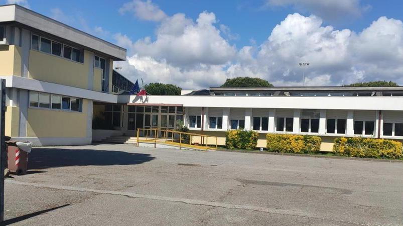 Scuola chiusa per Covid: 500 ragazzi stanno a casa