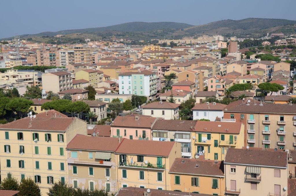 Casa, quanto mi costi: ecco dove conviene a Piombino. In dieci anni valori crollati del 50 per cento 