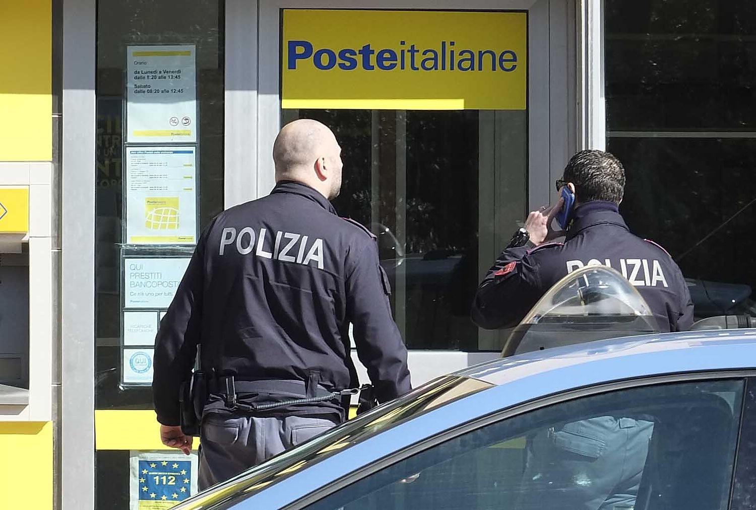 Ferrara, crede di ricevere denaro ma lo versa: truffato un 65enne