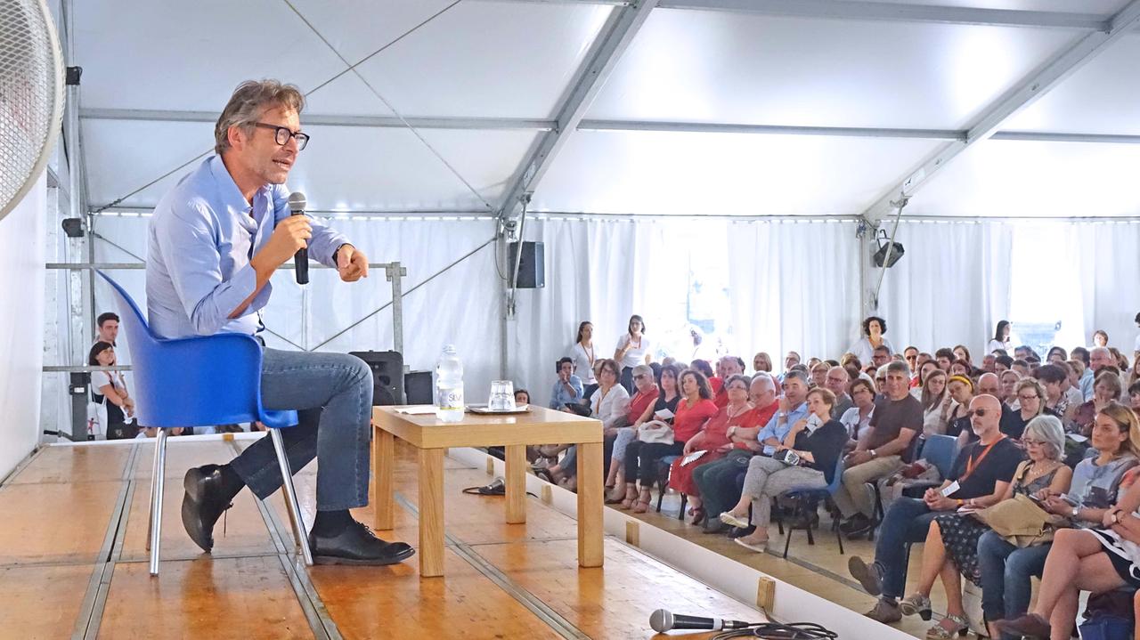 Una lezione di Massimo Recalcati durante l'edizione 2018 dei Dialoghi
