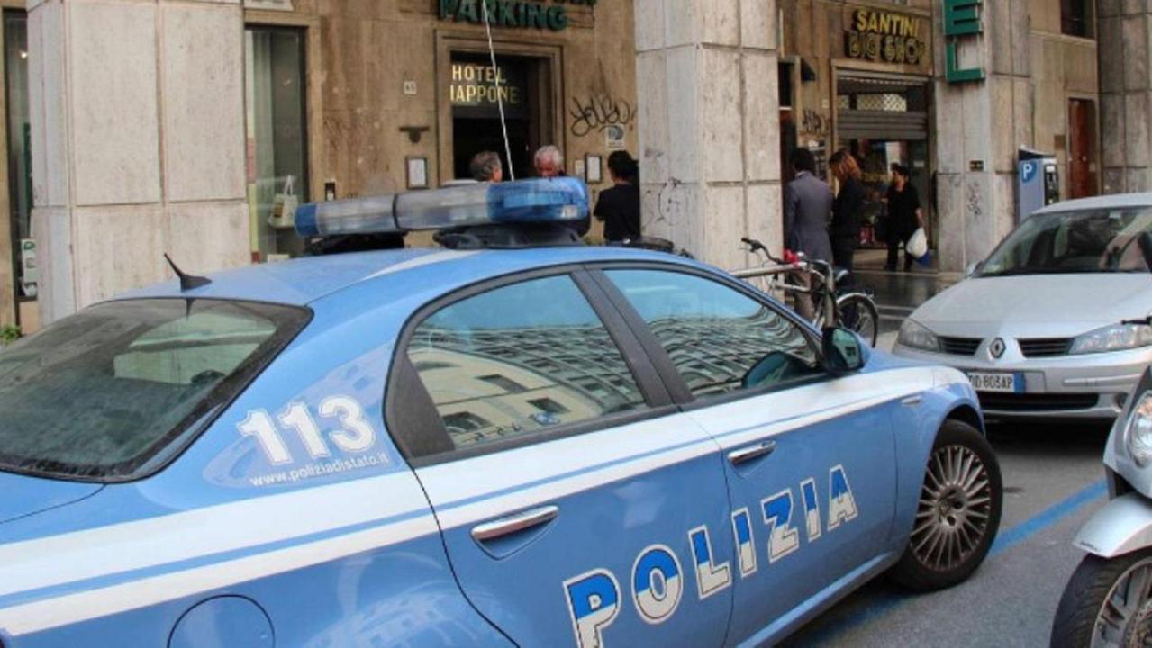 Polizia in via Grande (foto d'archivio)