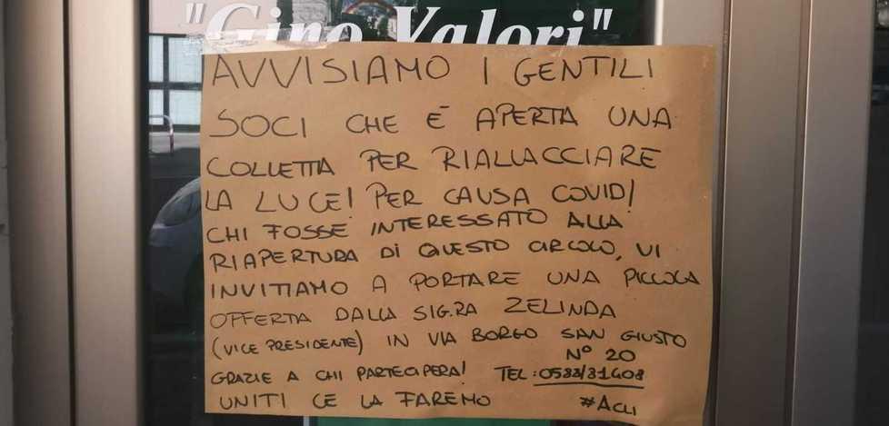 Staccano la luce al circolo moroso Parte la colletta