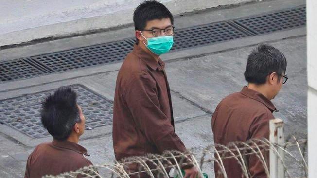 Hong Kong: Joshua Wong, 10 mesi carcere per veglia Tienanmen