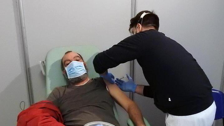Un piombinese si vaccina al Perticale