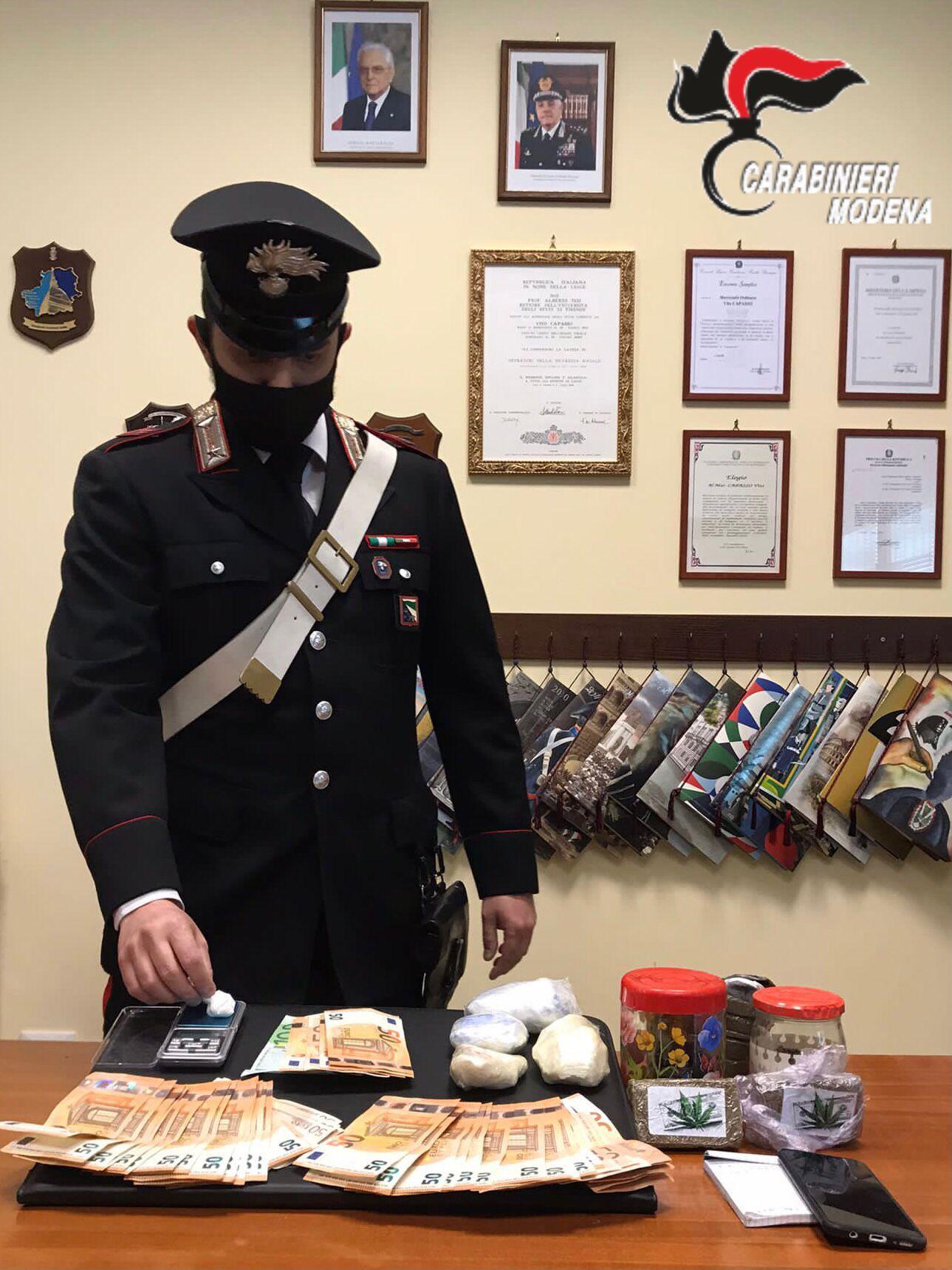 Castelfranco: evade dagli arresti domiciliari per spacciare mezzo chilo di droga