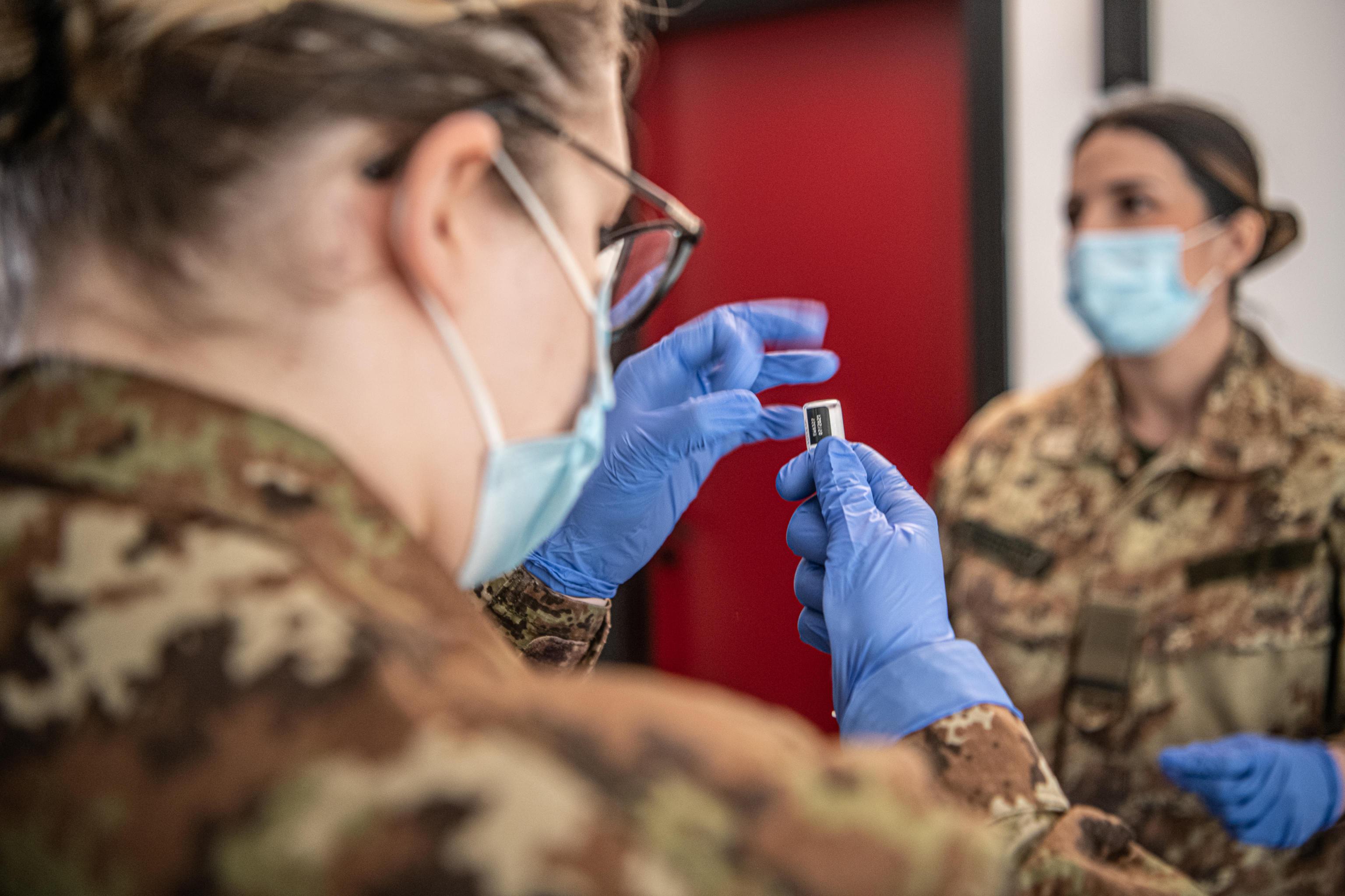 Vaccinazione di massa alla Maddalena e a Carloforte, al via la settimana prossima