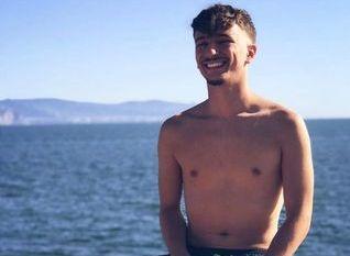 Oggi il funerale di Luigi, morto in auto a 22 anni 