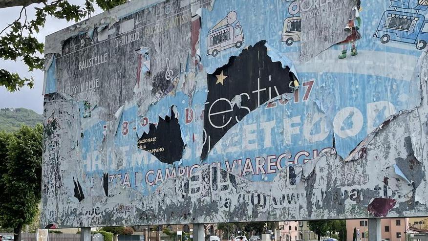 Plance pubblicitarie in degrado