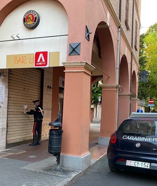 Bar aperto oltre l’orario Cinque giorni di stop