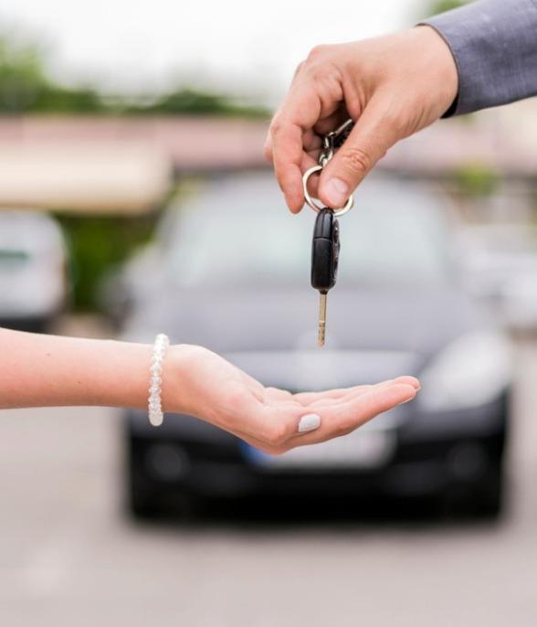 Venditori auto e arredi, muratori