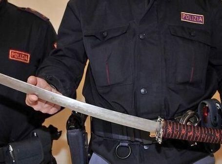 Lite con katana e pistola una condanna per lesioni 