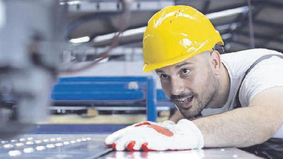 La sicurezza sul lavoro costa troppo: la concorrenza sleale porta al taglio sui dispositivi 