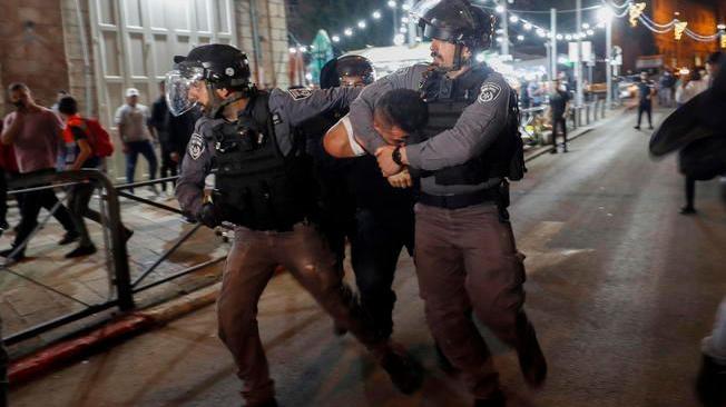 Gerusalemme, oltre 50 dimostranti palestinesi feriti