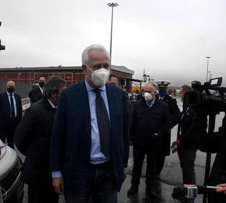 Ripartono i blocchi dal porto Due treni di granito alla settimana 