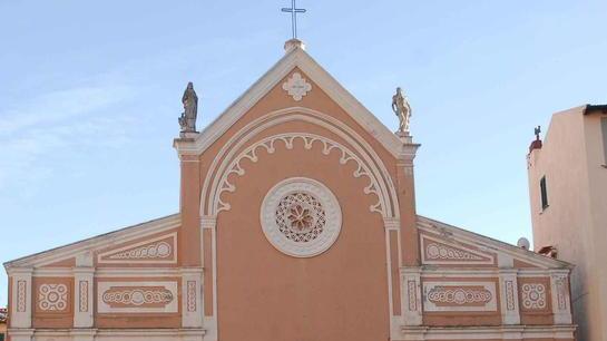 Le ville, il teatro, l’acqua e lo scoglio Viaggio sulle tracce dell’Imperatore