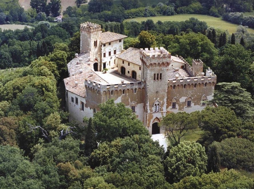 Anche il castello di Santa Maria Novella fra i “gioielli” in cerca di investitori privati 