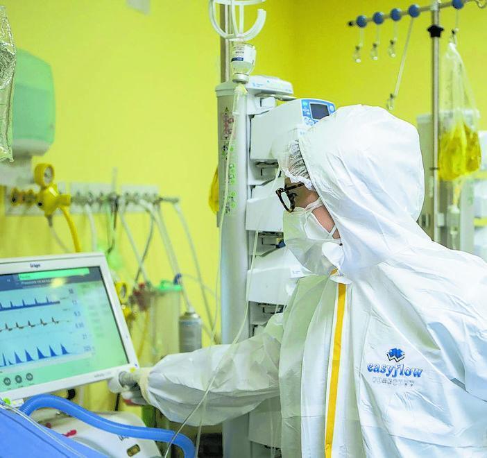 I positivi scendono a 57 ma il virus uccide tre persone