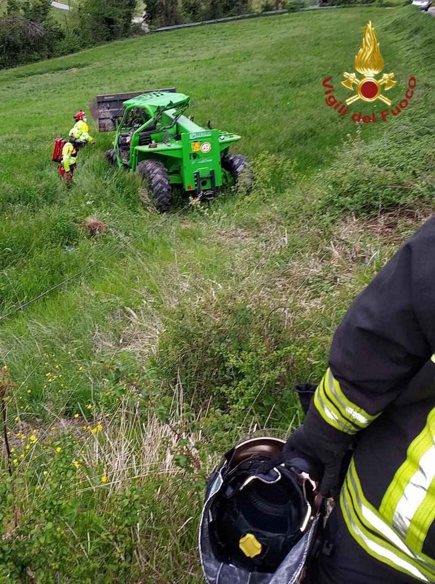 Pavullo, 74enne muore schiacciato dal trattore