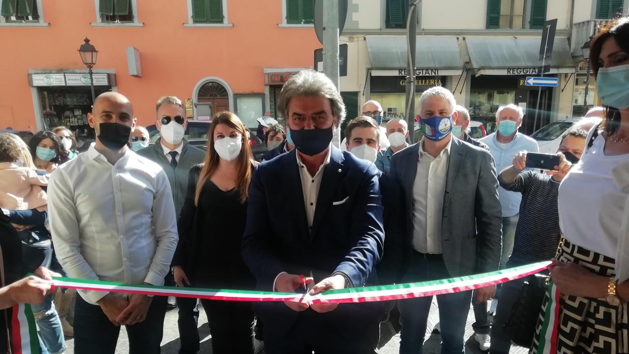 Marchetti inaugura la sua sede elettorale