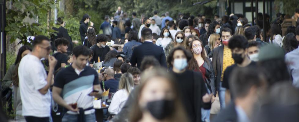 Modena. Viali e Gallucci, riesplode la movida. E il coprifuoco alle 22 viene ignorato 