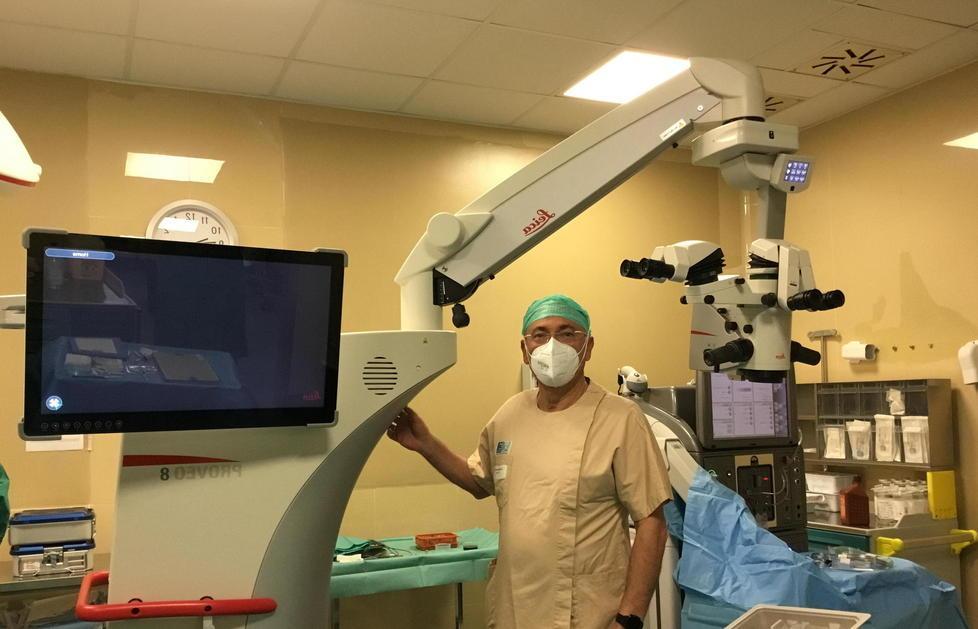 Chirurgia oculistica potenziata con un microscopio innovativo 