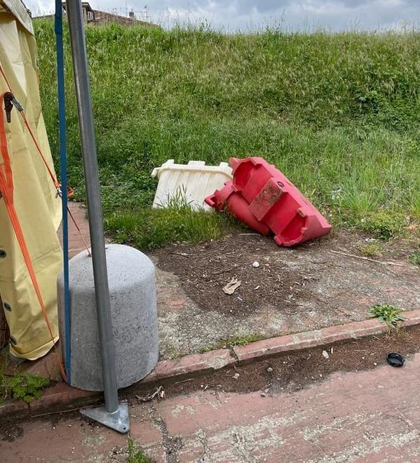 «Struttura montata fuori orario di lavoro»