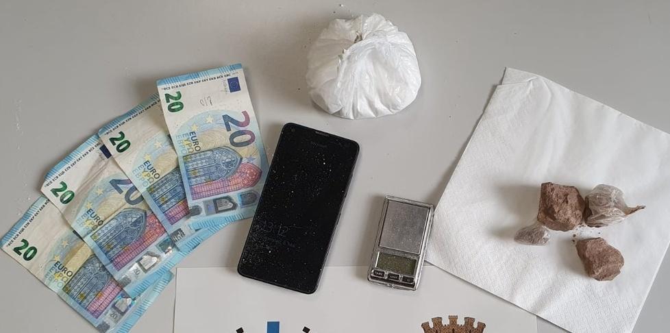Gli trovano addosso 55 grammi di eroina Finisce in carcere