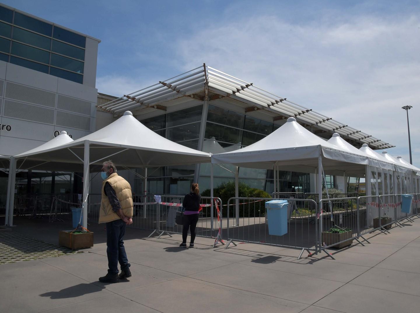 Nell’hub dell’ex Audi ripartono i vaccini al personale scolastico